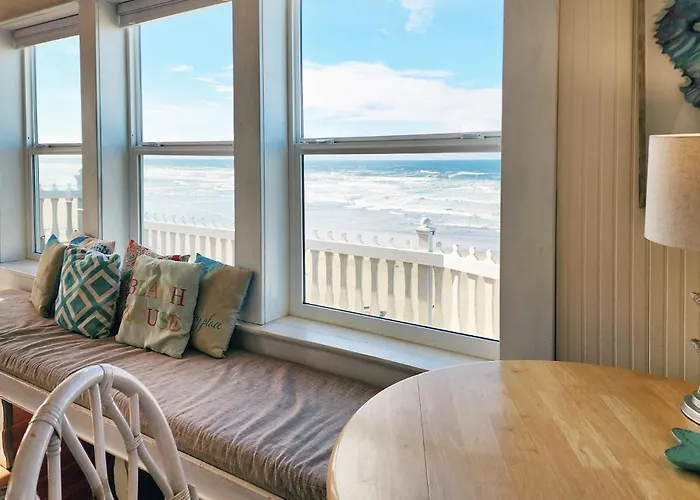 Ocean Front Nye Beach House! Hot Tub! Dog Friendly!